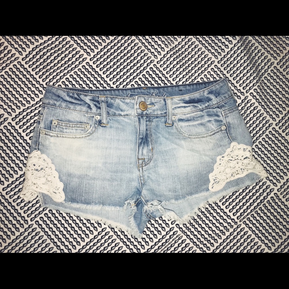 American Eagle shorts with lace detail size 4